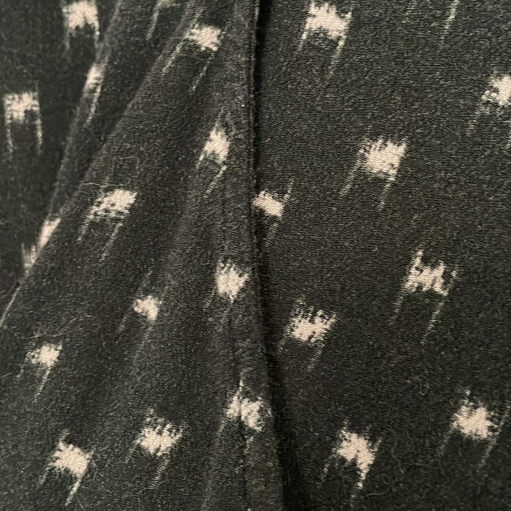 Universal Thread Wrap Front Crop Top - Picture 3 of 3